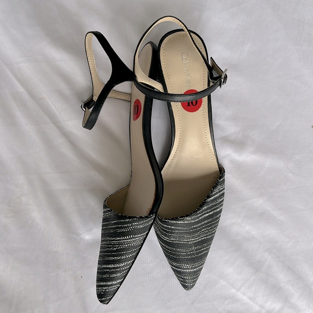 Calvin Klein pumps, size: 10, color: black and white (black straps)